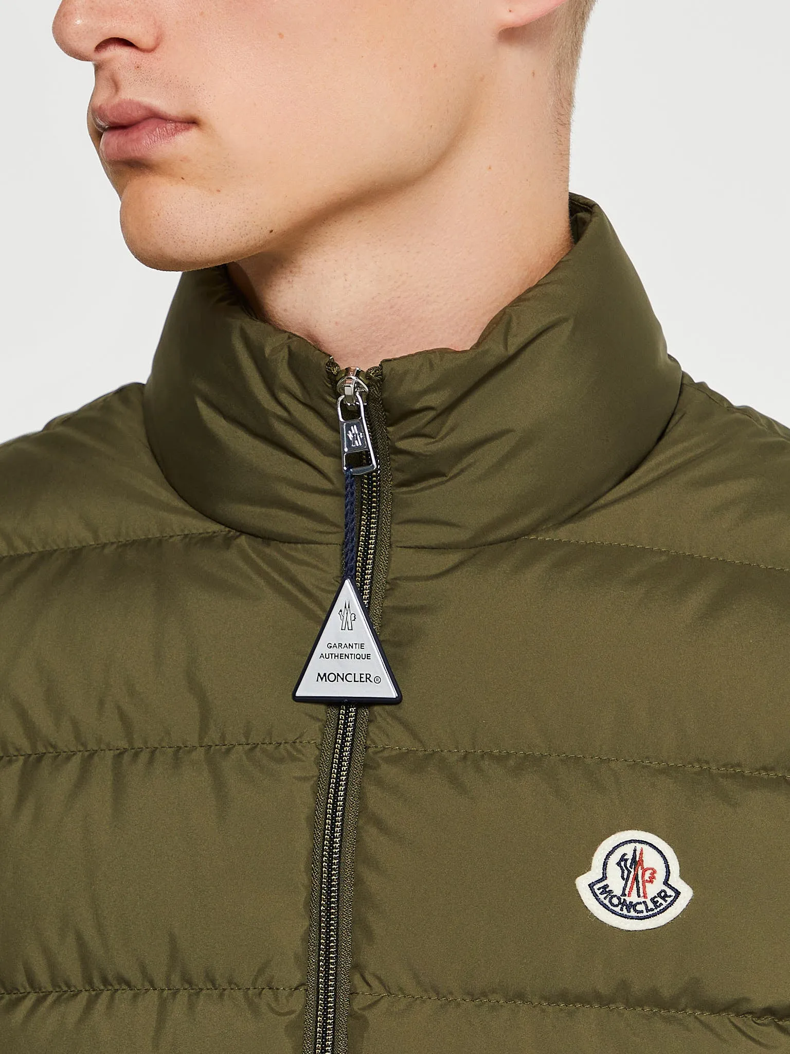 Contrin Vest in Olive Green