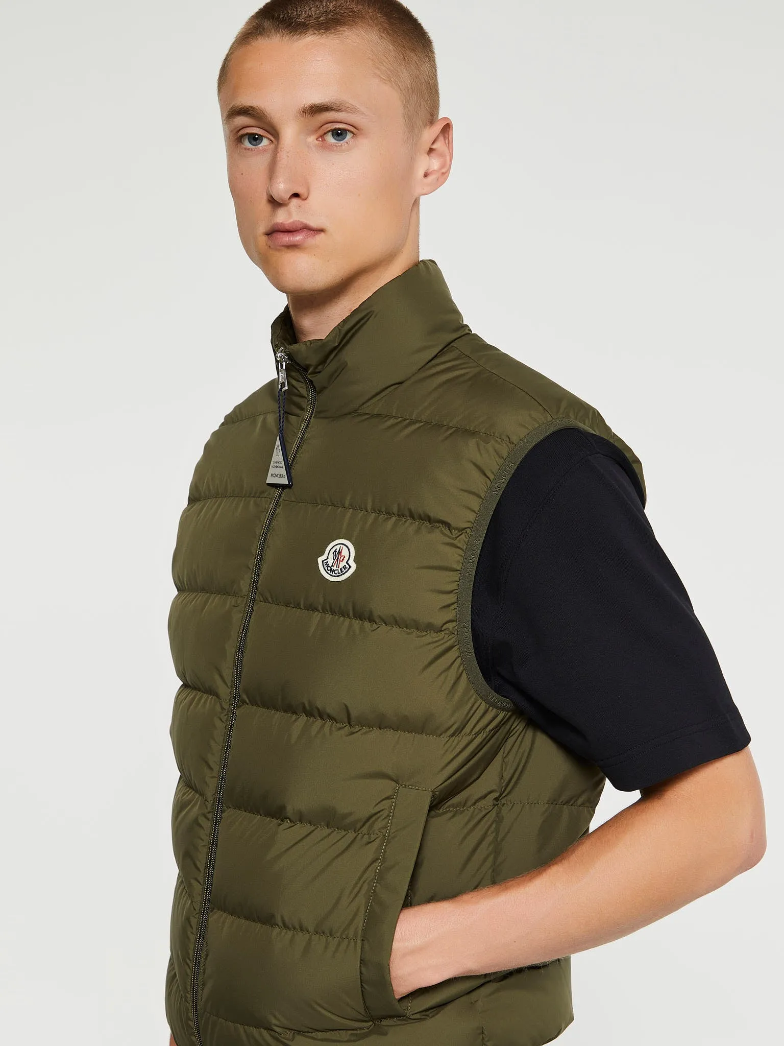 Contrin Vest in Olive Green