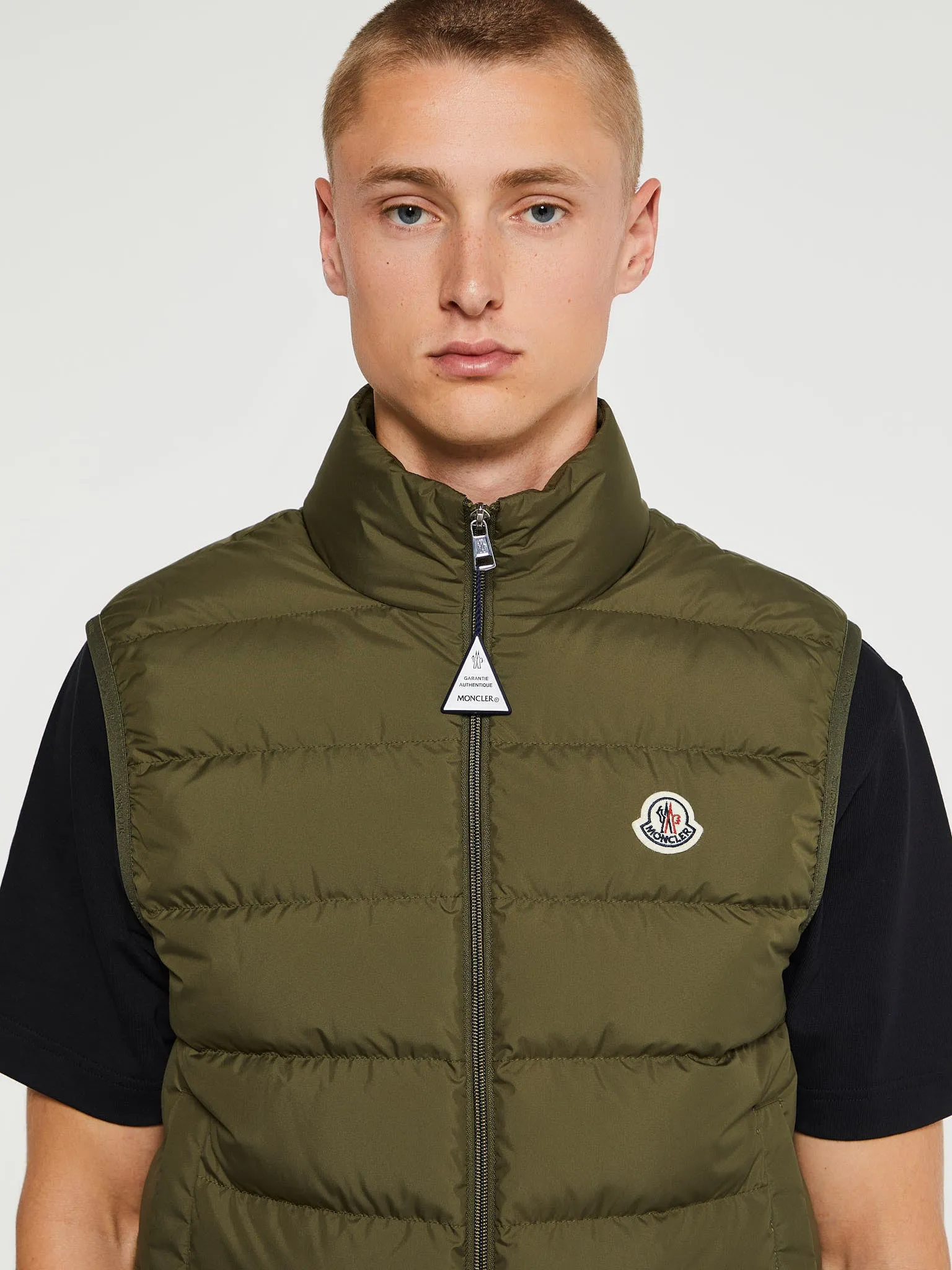 Contrin Vest in Olive Green