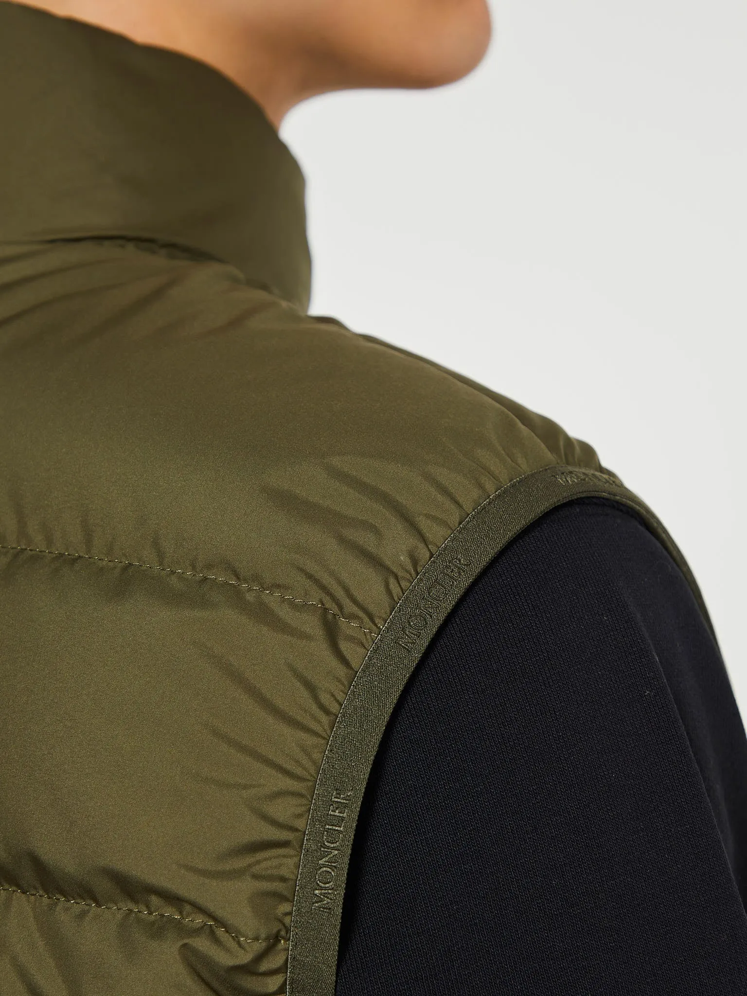 Contrin Vest in Olive Green