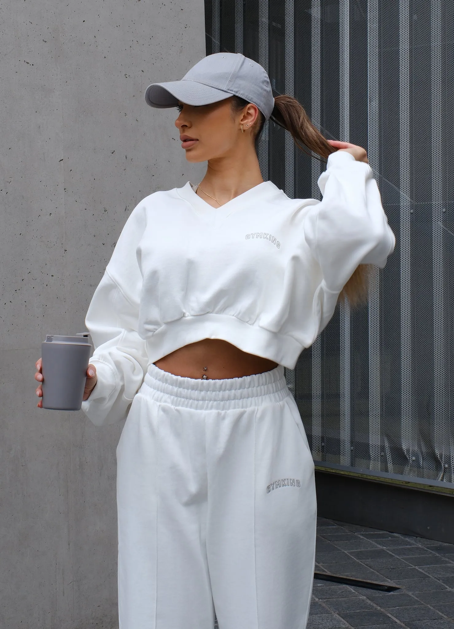 Gym King Refresh Crop Crew & Jogger - Cream