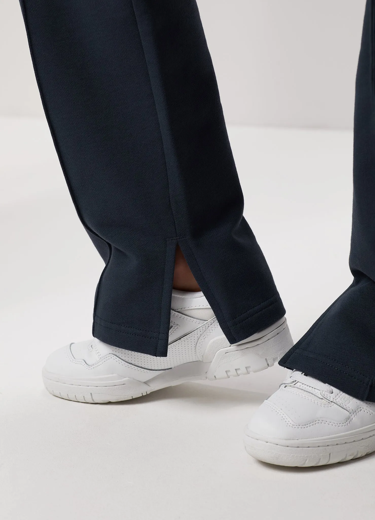 Gym King Refresh Crop Crew & Jogger - Deep Slate Blue