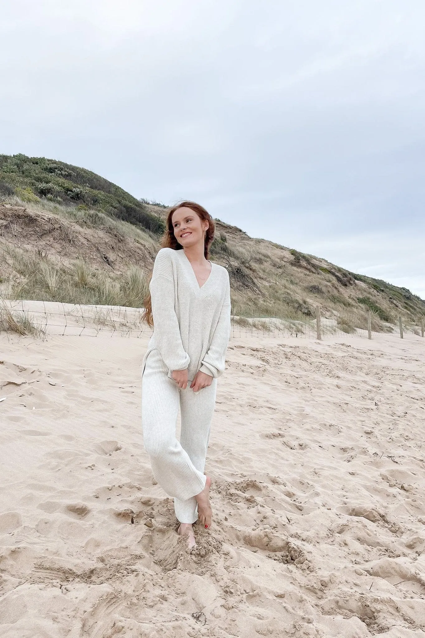 Pebble Twist V-neck Ribbed Pullover