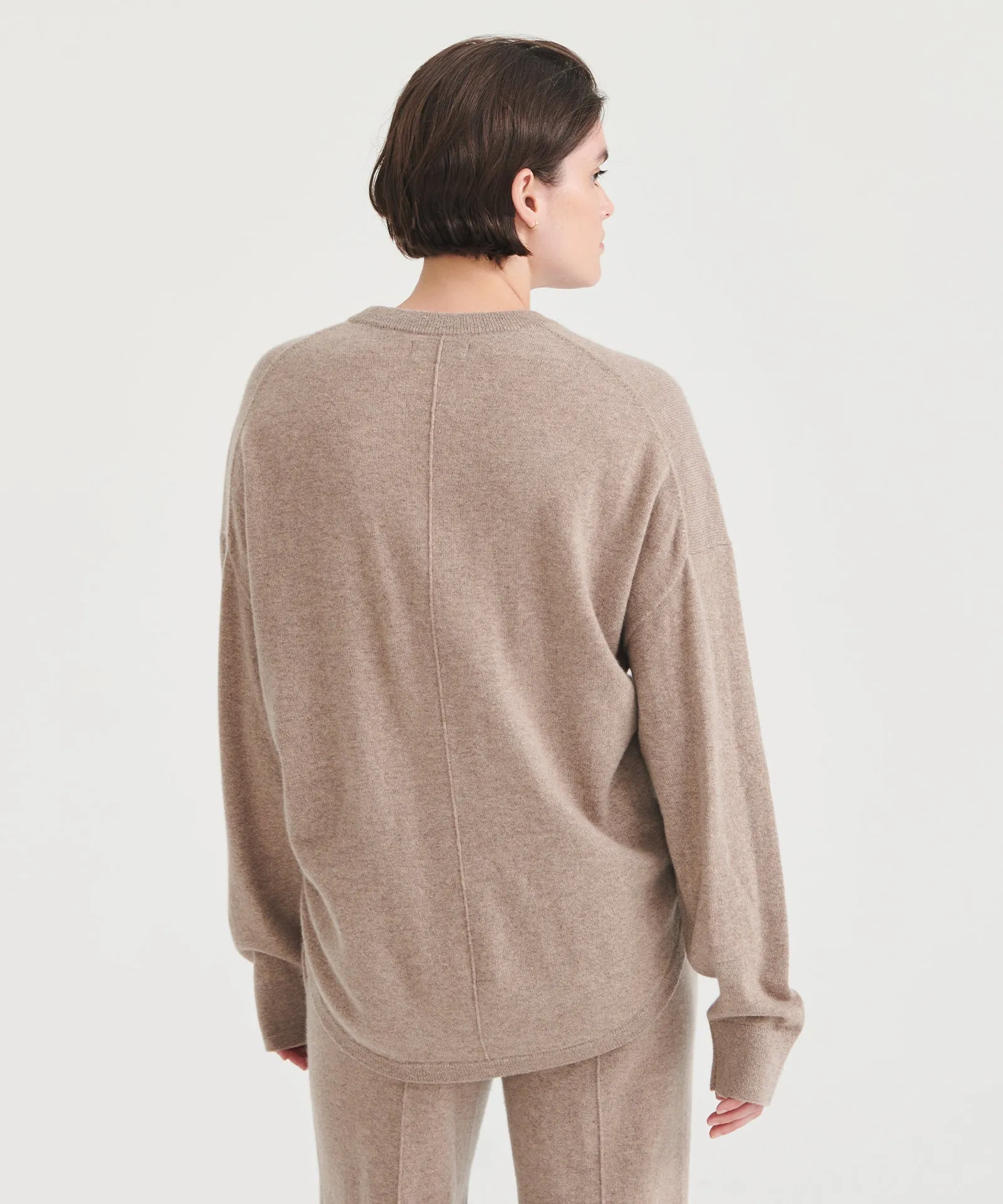 Washable Cashmere Curved Hem Crewneck