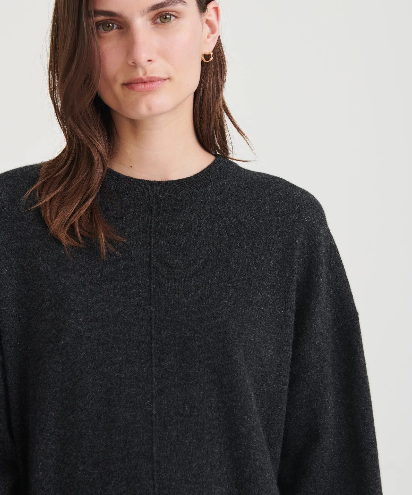 Washable Cashmere Curved Hem Crewneck